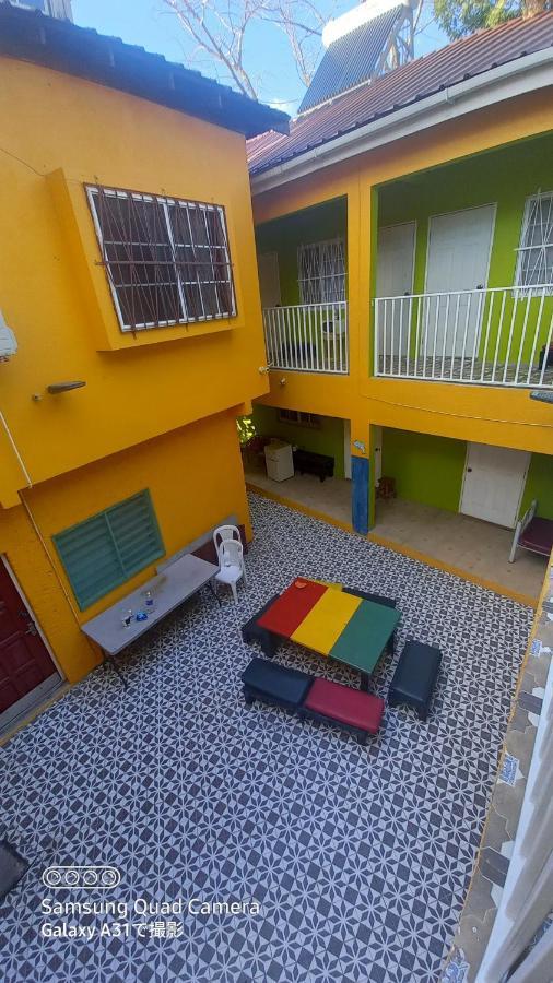 Labrish Guest House Kingston Exterior photo