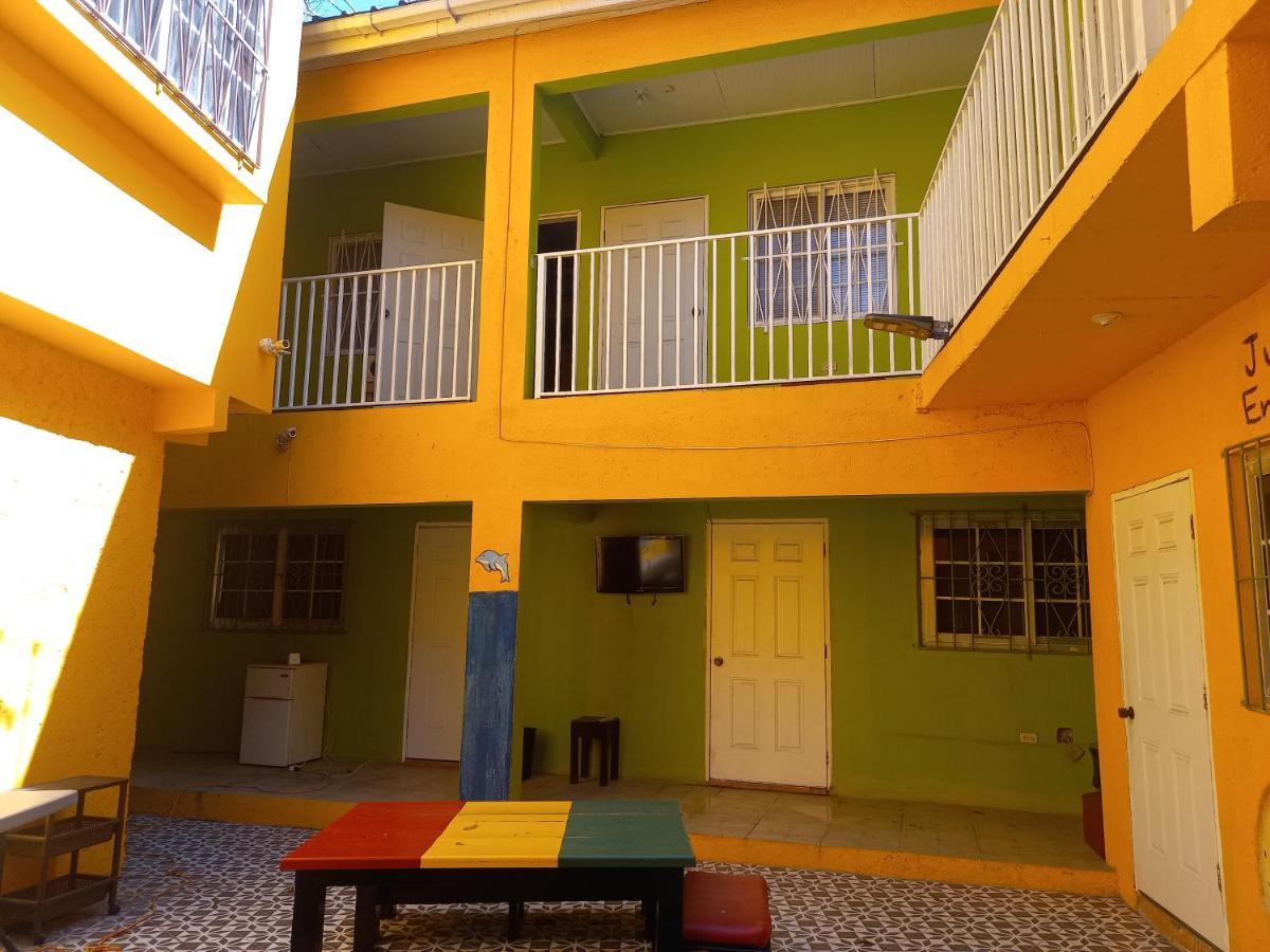 Labrish Guest House Kingston Exterior photo