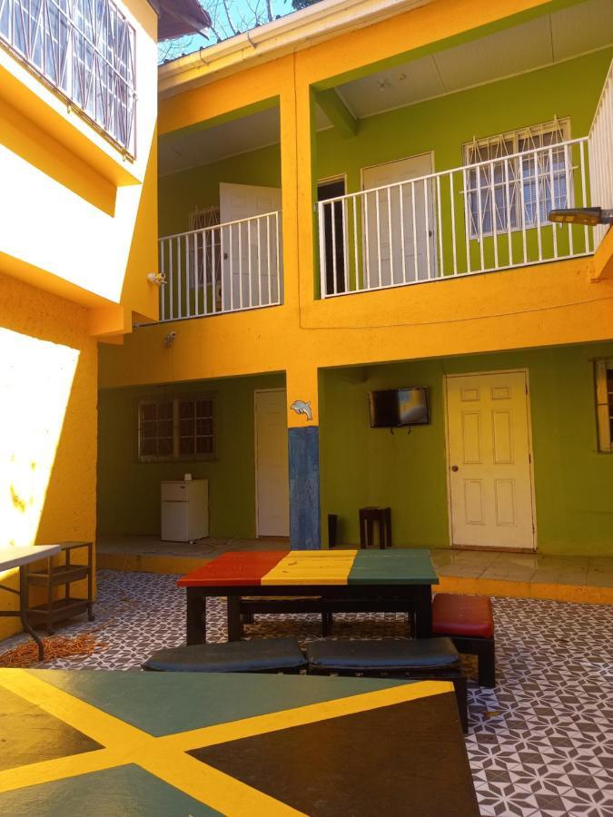 Labrish Guest House Kingston Exterior photo