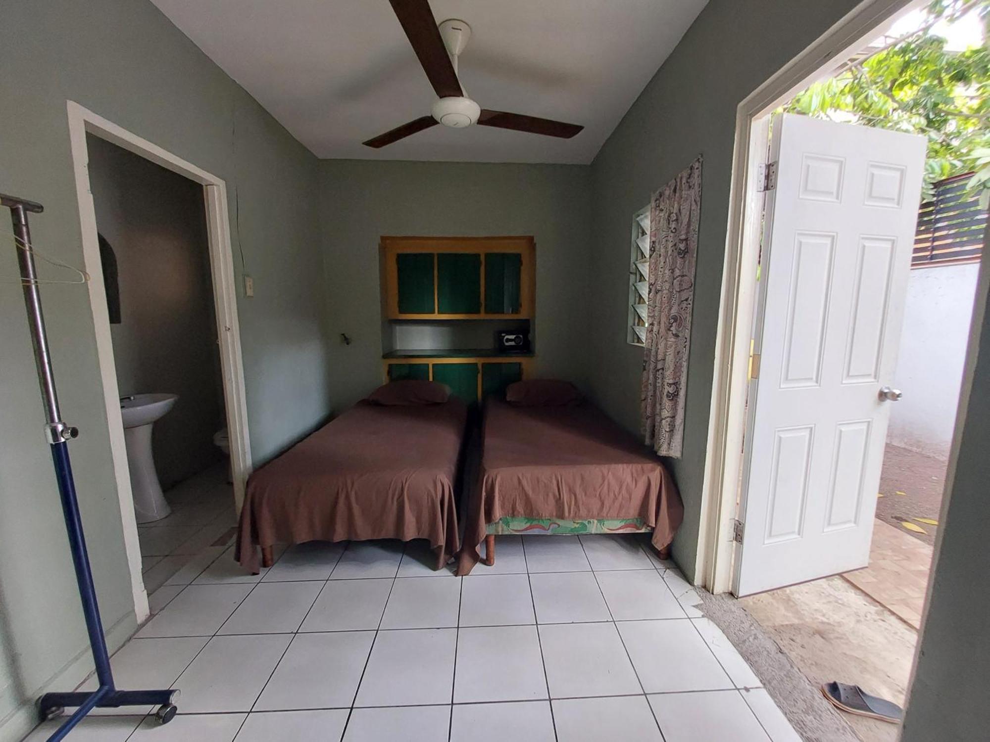 Labrish Guest House Kingston Exterior photo